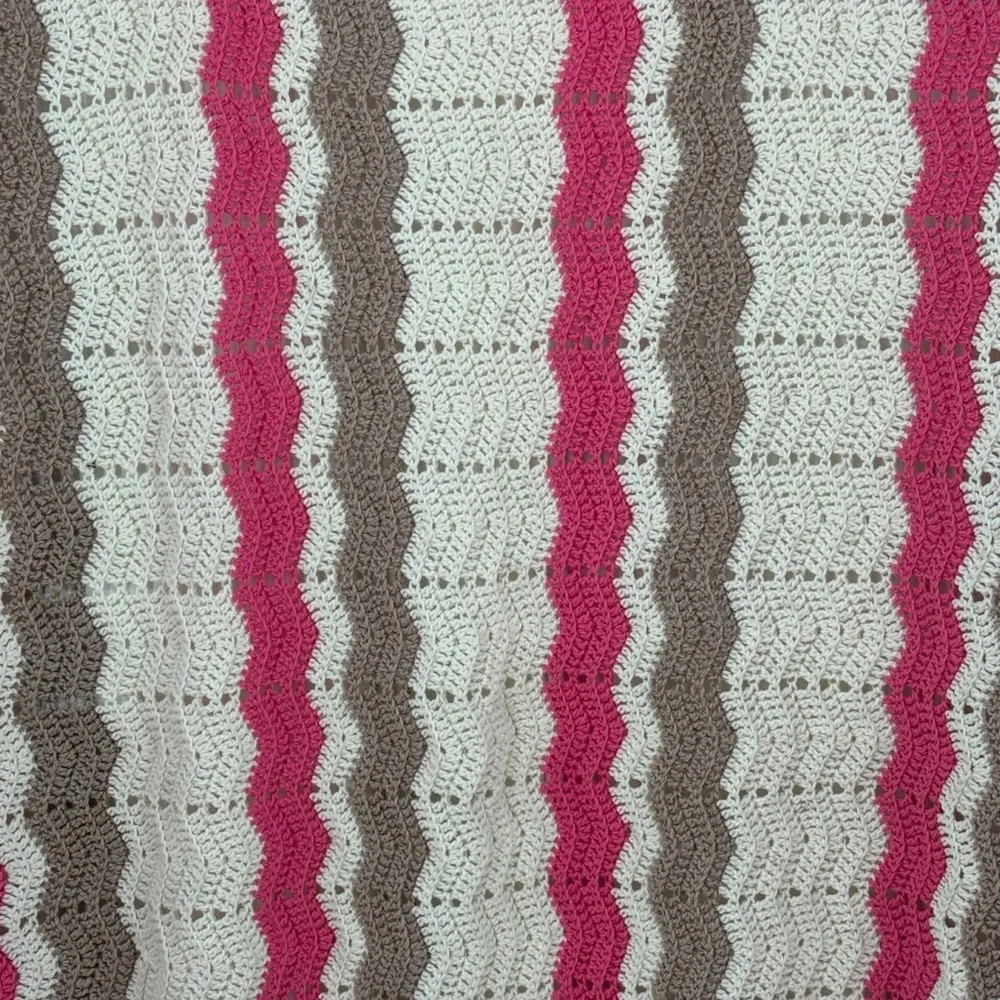 *Beautiful Hand Knit Afghan Throw in Pink Tan and White.